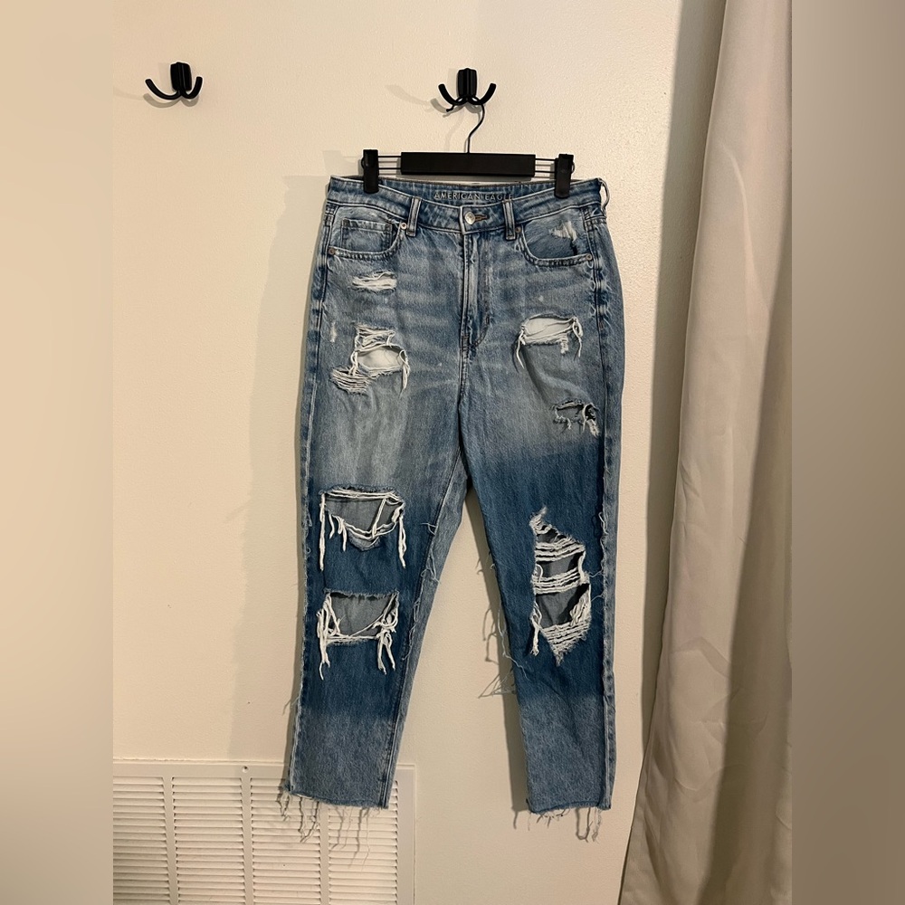 American Eagle Outfitters Light Blue Distressed Jeans